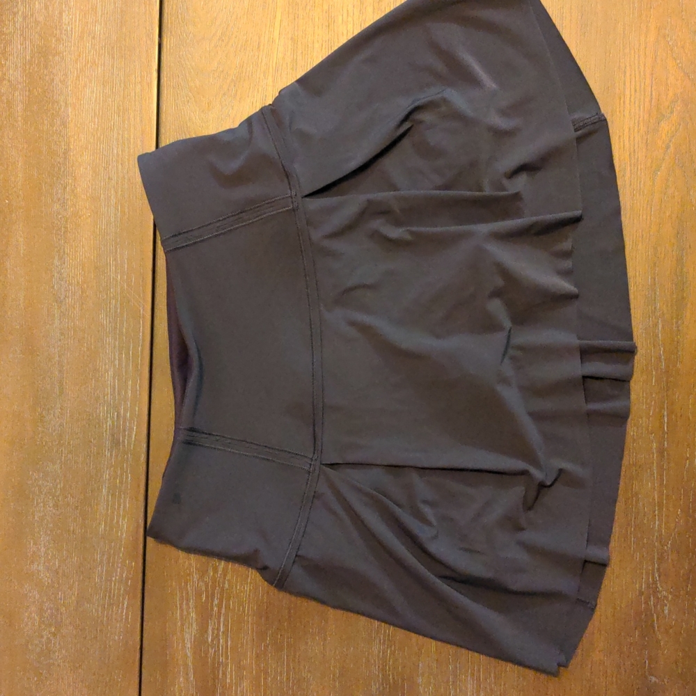 Lululemon running skort with short pockets